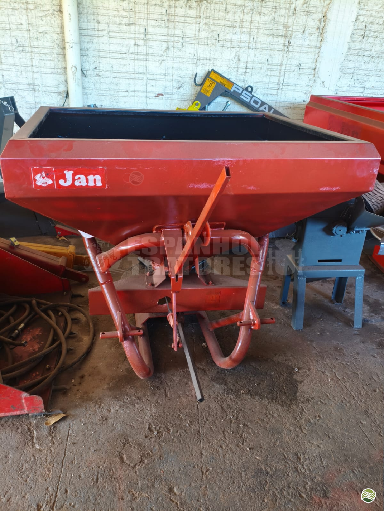 IMPLEMENTOS AGRICOLAS DISTRIBUIDOR FERTILIZANTES E SEMENTES DISCO Espanhol Tratores GOIANIA GOIAS GO